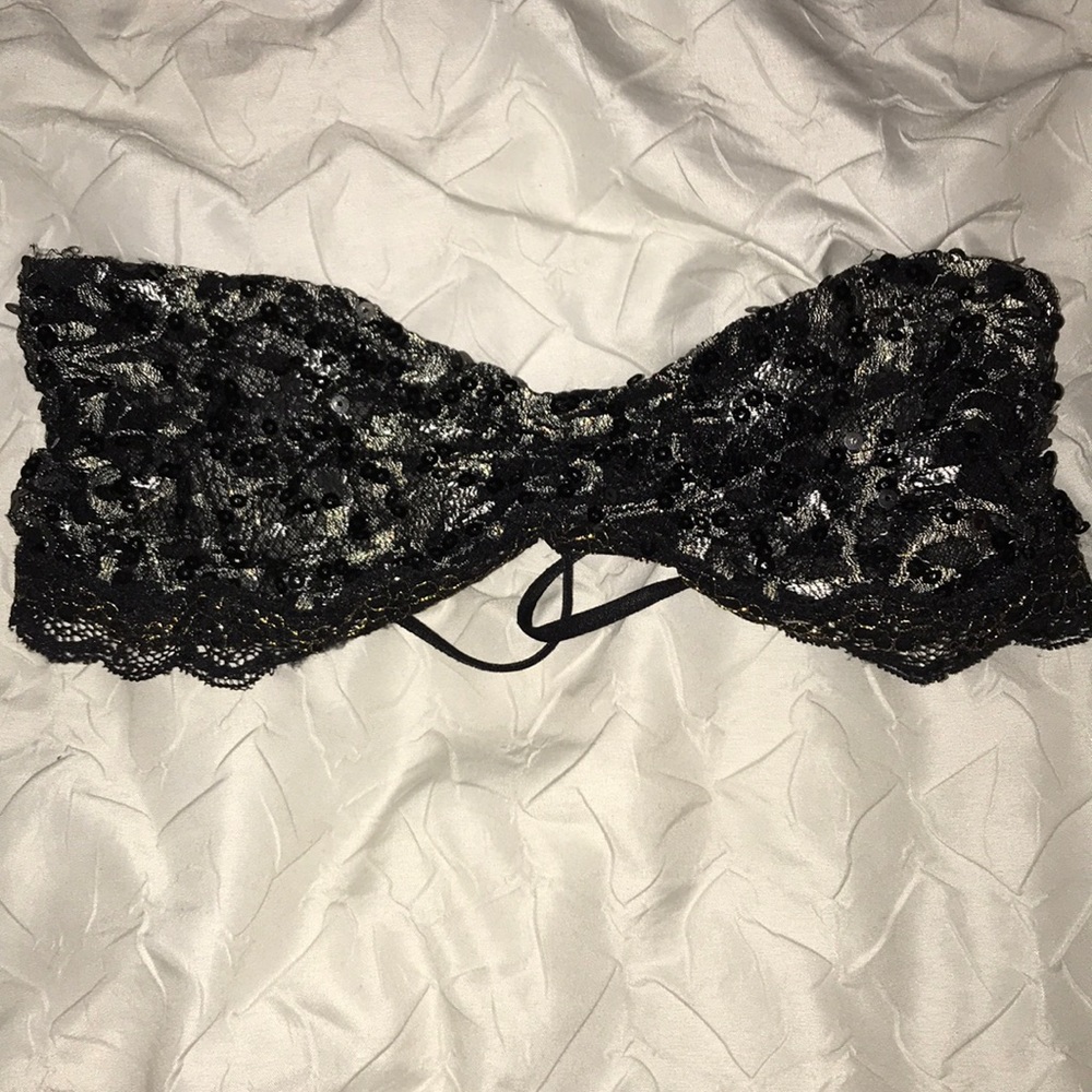 Lace cross-back bandeau